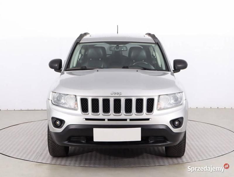 Srebrny Używany 2011 Jeep Compass SUV | 19 999 zł (Uczciwa cena) - Obraz 1/4