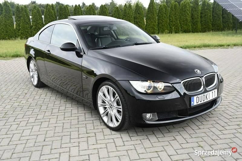 Czarny (metalik) Używany 2006 BMW 325 Sport Line Coupe | 33 900 zł (Uczciwa cena) - Obraz 1/4