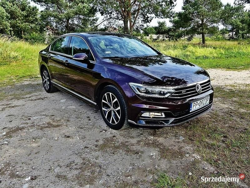 Używany VW Passat R-line 180 KM (132 kW) 2016 Bordowy Sedan/Limuzyna