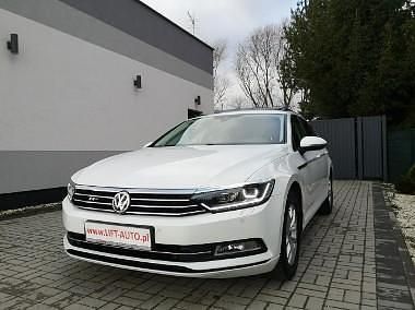 Używany VW Passat R-line 190 KM (139 kW) 2015 Biały Sedan/Limuzyna