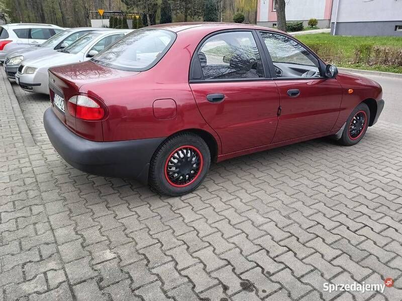 Używany Chevrolet Lanos 2001 Czerwony Sedan/Limuzyna