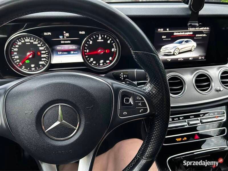 Czarny Używany 2017 Mercedes A220 Sedan/Limuzyna | 86 000 zł - Obraz 1/2