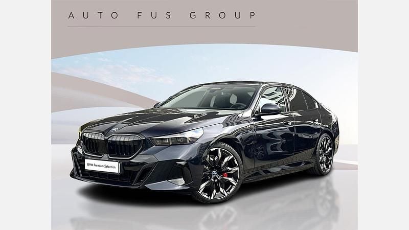 Czarny carbon m metalizowany Używany 2024 BMW 530e Comfort Edition Sedan/Limuzyna | 319 900 zł (Dość drogi) - Obraz 1/3
