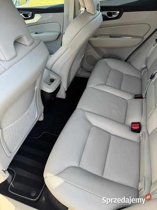 Używany Volvo XC60 2019 Szary SUV