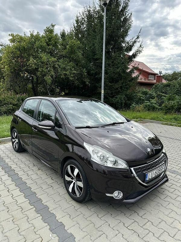 Inny kolor Używany 2012 Peugeot 208 Hatchback | 22 700 zł (Uczciwa cena) - Obraz 1/4