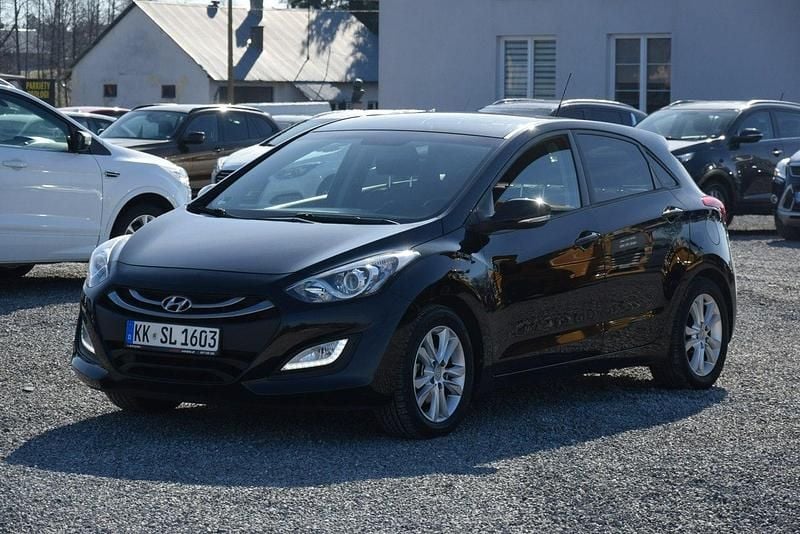 Używany Hyundai i30 100 KM (73 kW) 2014 Czarny Hatchback