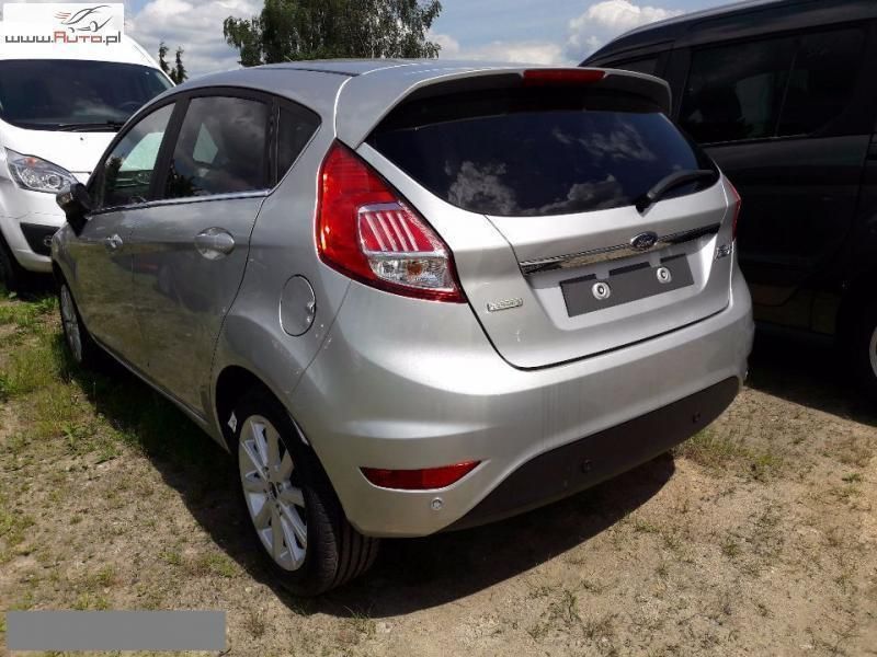 Używany Ford Fiesta Titanium 100 KM (73 kW) 2017 Srebrny (metalik) Hatchback