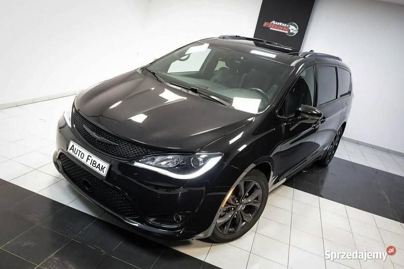 Używany Chrysler Pacifica Limited 291 KM (214 kW) 2019 Czarny Sedan/Limuzyna