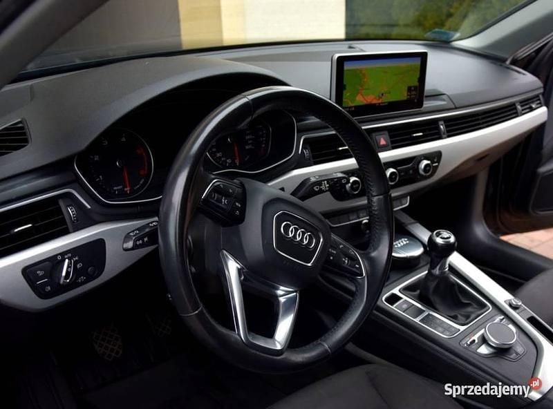 Używany Audi A4 Premium 2016 Czarny Kombi