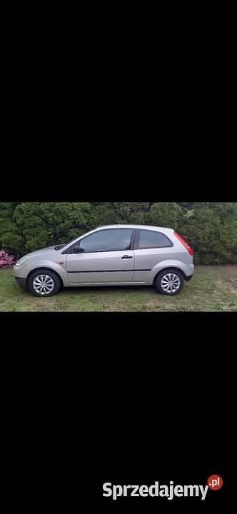 Srebrny Używany 2003 Ford Fiesta Hatchback | 3900 zł (Uczciwa cena) - Obraz 1/4