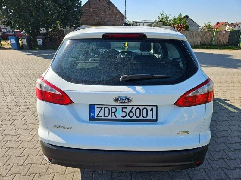 Używany Ford Focus 100 KM (73 kW) 2013 Biały (metalik) Kombi