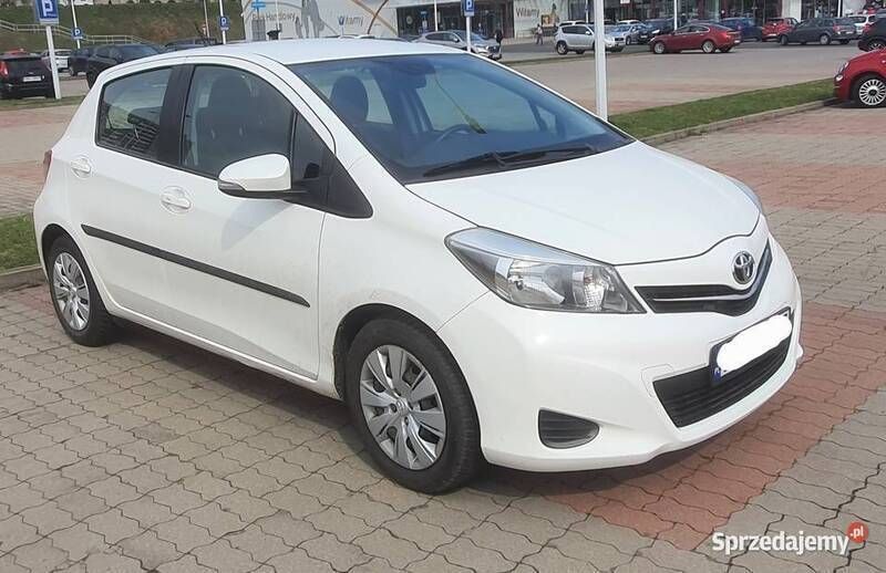 Biały Używany 2011 Toyota Yaris Hatchback | 17 900 zł - Obraz 1/4