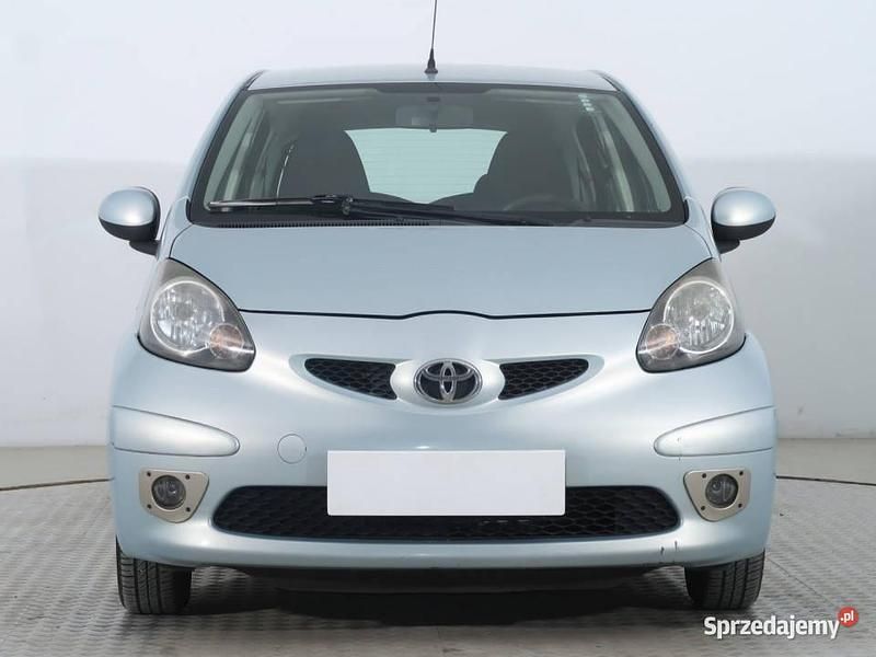 Srebrny Używany 2006 Toyota Aygo Hatchback | 9499 zł (Uczciwa cena) - Obraz 1/4