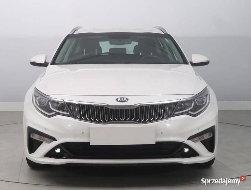 Biały Używany 2019 Kia Optima Kombi | 76 999 zł (Uczciwa cena) - Obraz 1/4