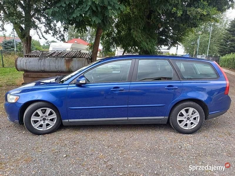 Niebieski Używany 2010 Volvo V50 Kombi | 15 900 zł (Super Cena) - Obraz 1/4