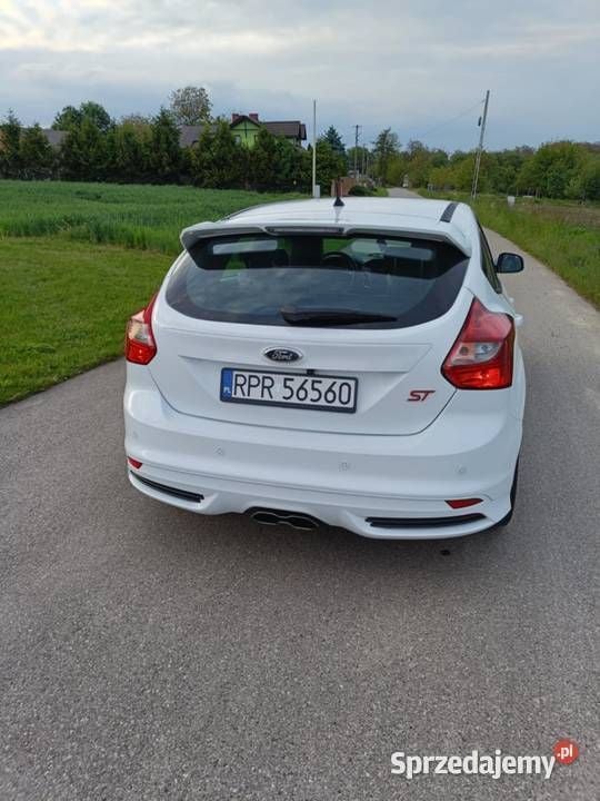 Biały Używany 2013 Ford Focus ST Hatchback | 41 500 zł (Dobra cena) - Obraz 1/4
