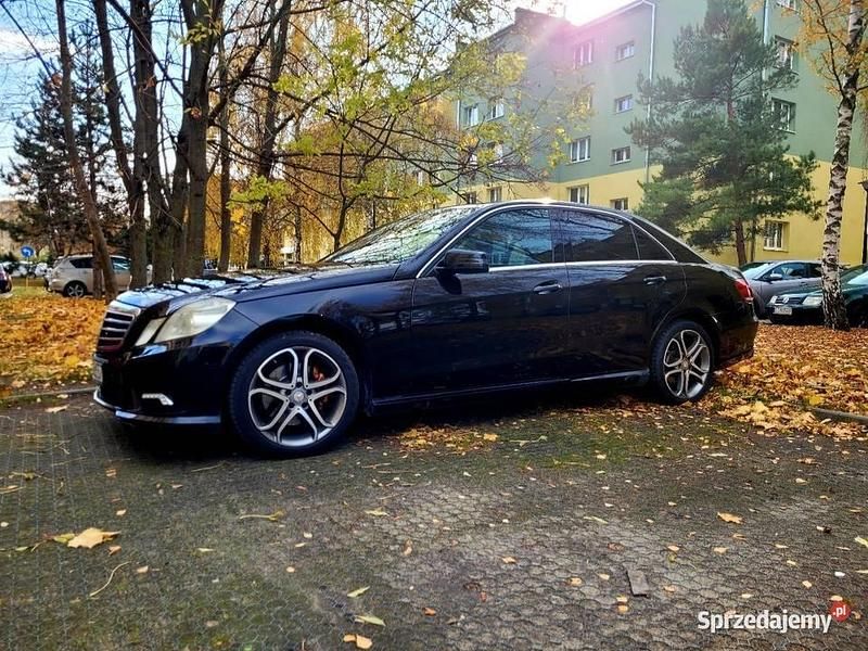 Używany 2009 Mercedes E350 AMG Sedan/Limuzyna | 41 000 zł - Obraz 1/4