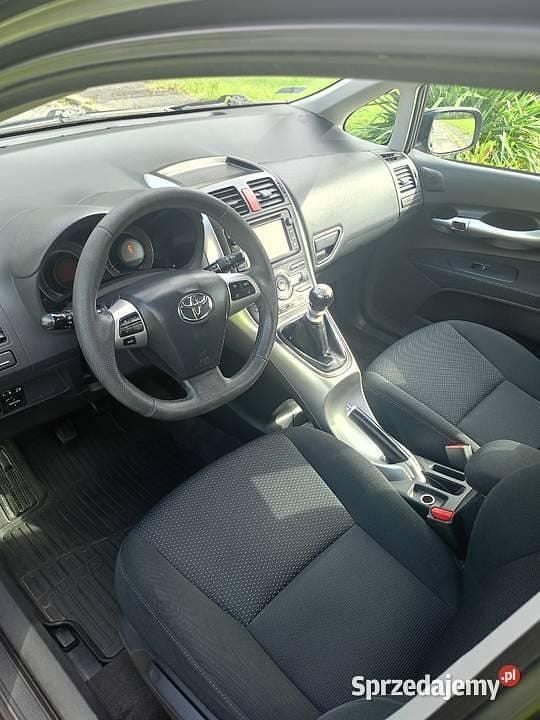Używany Toyota Auris 2012