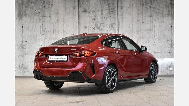 Używany BMW 220 Shadowline 156 KM (114 kW) 2025 Czerwony fire red metalizowany Coupe