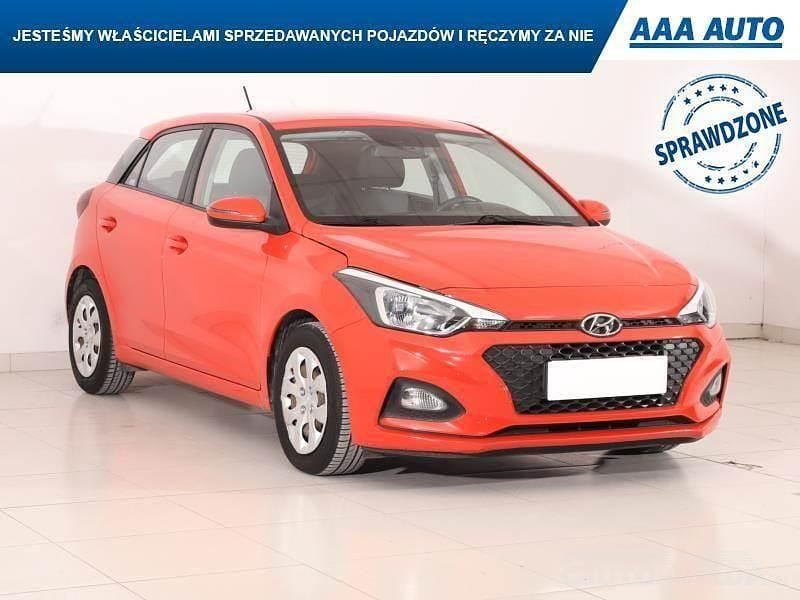 Używany Hyundai i20 84 KM (61 kW) 2019 Czerwony Hatchback