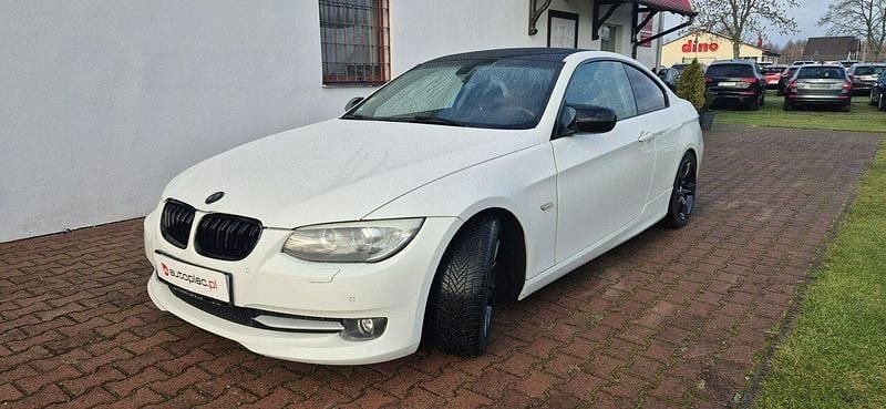 Używany BMW 325 218 KM (160 kW) 2010 Biały Coupe