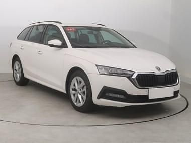 Biały Używany 2022 Skoda Octavia Kombi | 56 999 zł (Uczciwa cena) - Obraz 1/4