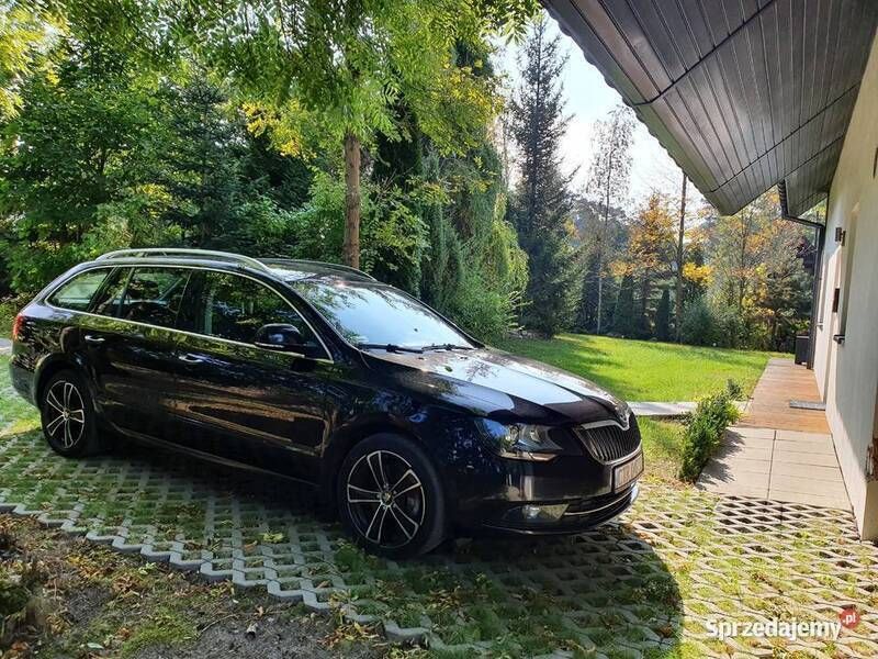 Czarny Używany 2014 Skoda Superb Kombi | 39 000 zł - Obraz 1/4