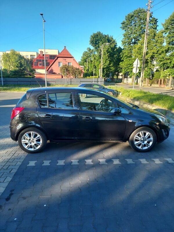 Używany Opel Corsa 2012 Czarny Hatchback