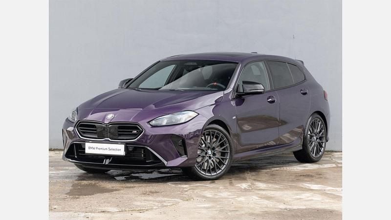 Thundernight metalizowany Używany 2025 BMW M135 Performance Hatchback | 229 900 zł - Obraz 1/3