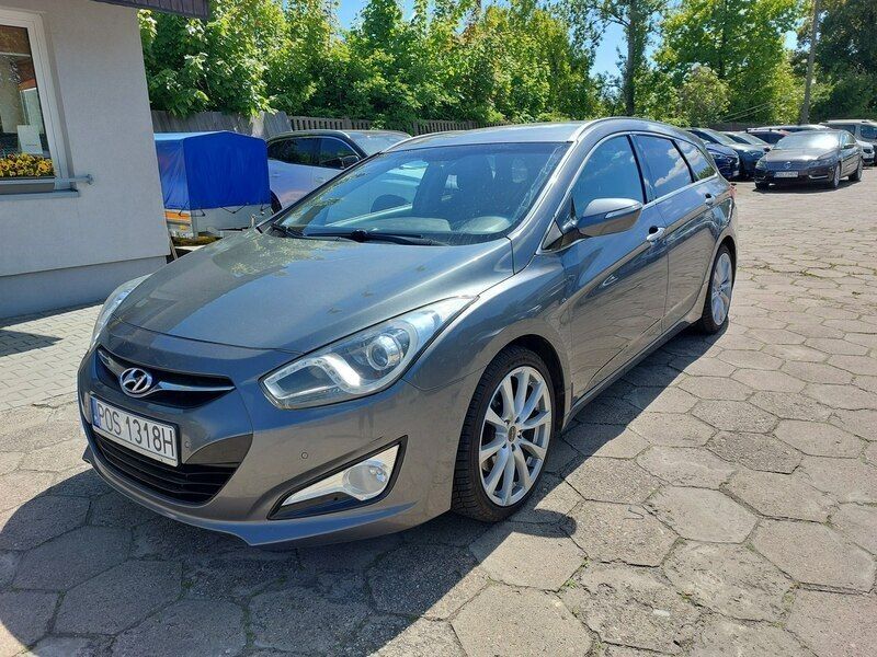 Używany Hyundai i40 136 KM (100 kW) 2011 Szary Kombi
