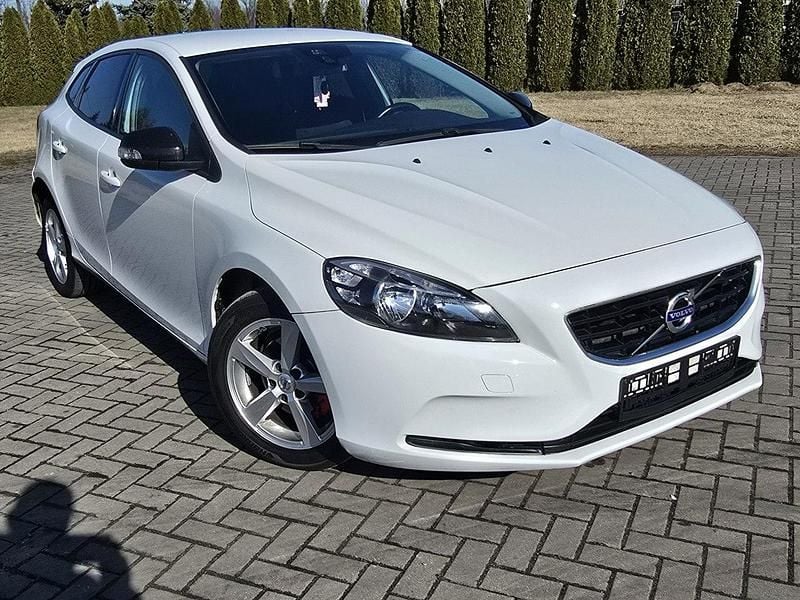Używany Volvo V40 112 KM (82 kW) 2013 Biały Hatchback