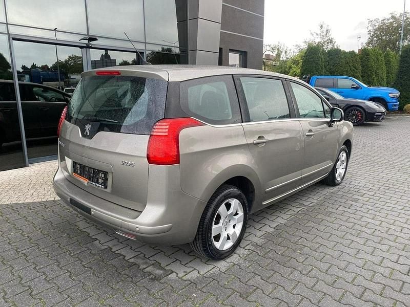 Używany Peugeot 5008 115 KM (84 kW) 2013 Szary Minivan