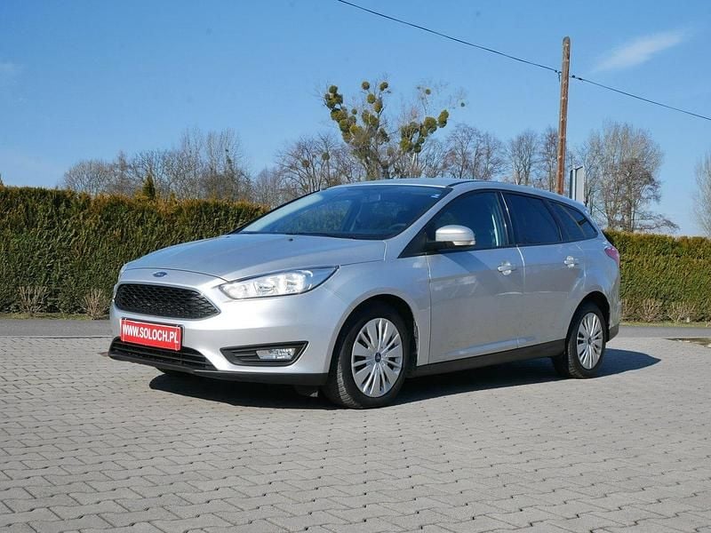 Używany Ford Focus 100 KM (73 kW) 2015 Srebrny Kombi