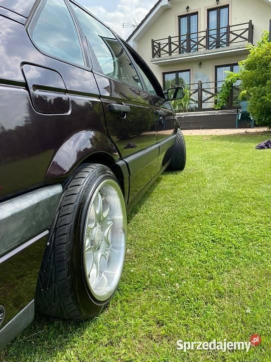 Używany 1992 VW Passat Edition Sedan/Limuzyna | 16 900 zł - Obraz 1/4