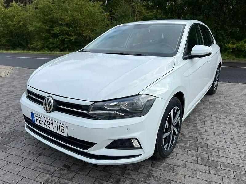 Biały Używany 2019 VW Polo Sedan/Limuzyna | 45 000 zł (Uczciwa cena) - Obraz 1/4