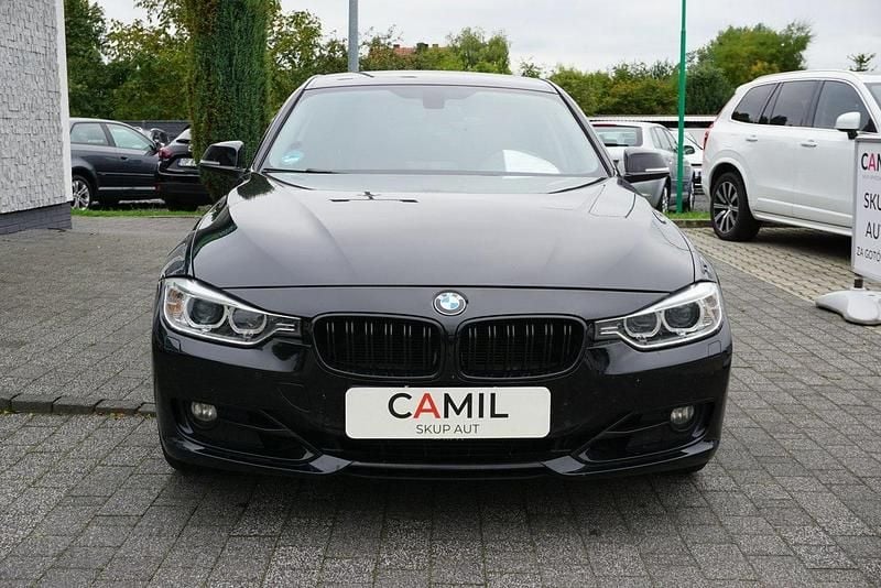 Czarny Używany 2013 BMW 320 Sedan/Limuzyna | 47 600 zł (Dobra cena) - Obraz 1/2