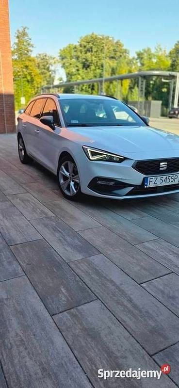 Biały Używany 2021 Seat Leon FR Kombi | 59 999 zł (Uczciwa cena) - Obraz 1/4