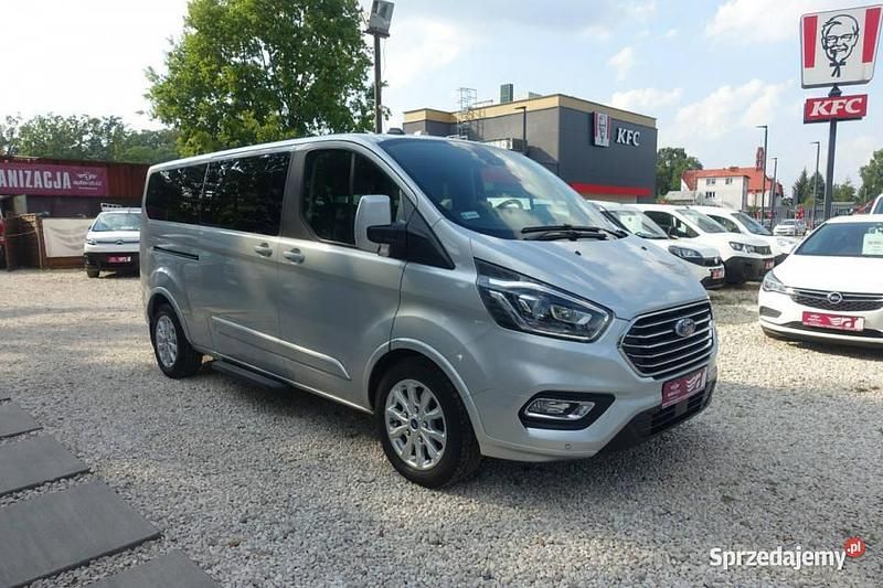 Srebrny Używany 2021 Ford Transit Custom Sedan/Limuzyna | 139 605 zł - Obraz 1/4