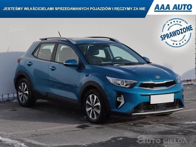 Używany Kia Stonic 84 KM (61 kW) 2020 Błękitny SUV