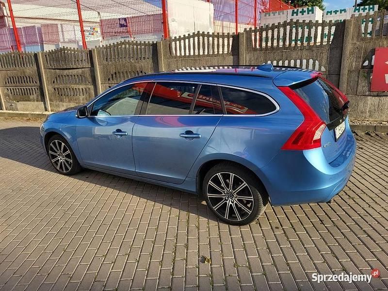 Używany Volvo V60 Momentum 2016 Niebieski Kombi