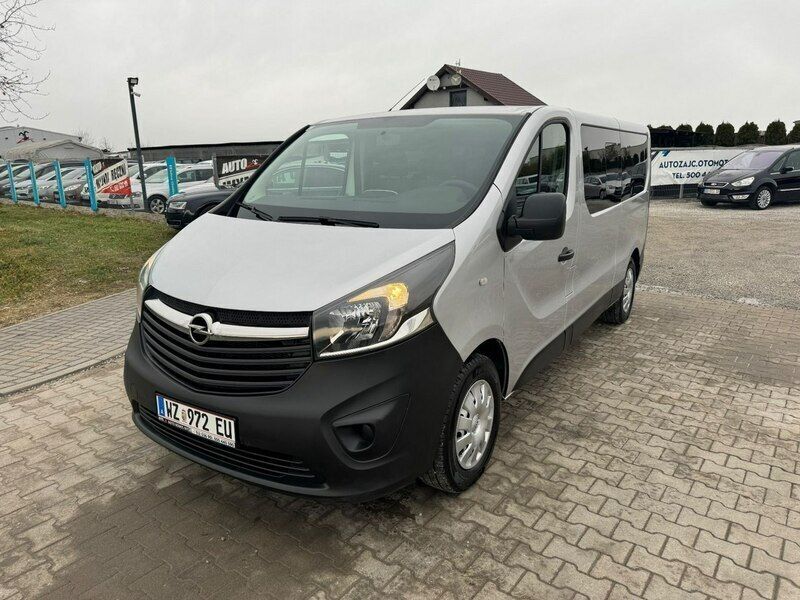 Srebrny Używany 2016 Opel Vivaro Van | 69 999 zł (Dość drogi) - Obraz 1/4