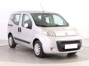 Srebrny Używany 2014 Fiat Qubo Trekking Minivan | 15 999 zł - Obraz 1/4