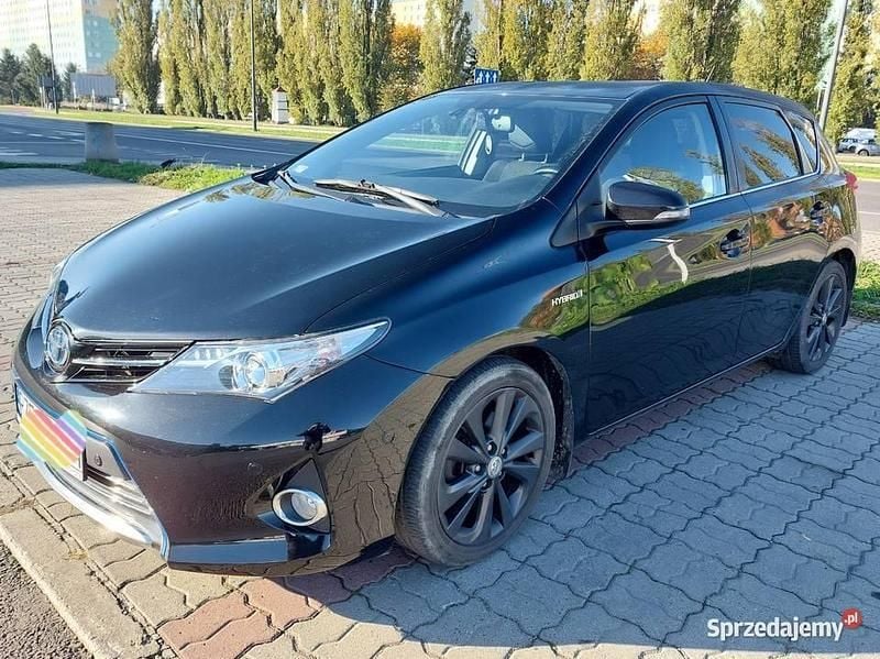 Używany Toyota Auris Hybrid Edition 2014 Czarny Hatchback