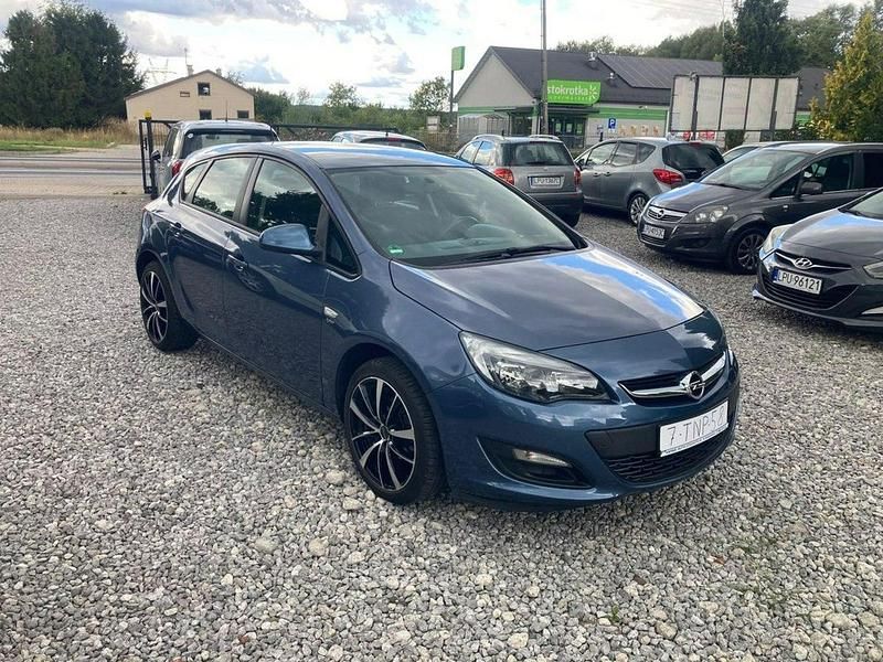 Niebieski (metalik) Używany 2013 Opel Astra | 22 900 zł (Dobra cena) - Obraz 1/4