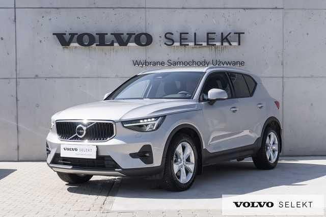 Używany Volvo XC40 197 KM (144 kW) 2024 Srebrny SUV