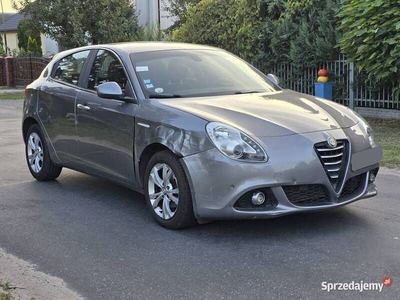 Używany 2015 Alfa Romeo Giulietta Hatchback | 12 900 zł - Obraz 1/4