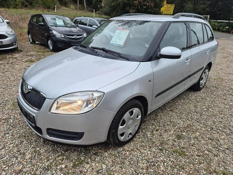 Srebrny (metalik) Używany 2009 Skoda Fabia Kombi | 6900 zł (Super Cena) - Obraz 1/4