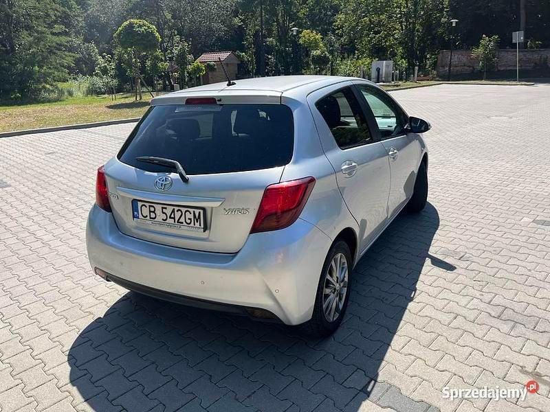 Używany Toyota Yaris Premium 99 KM (72 kW) 2016 Hatchback