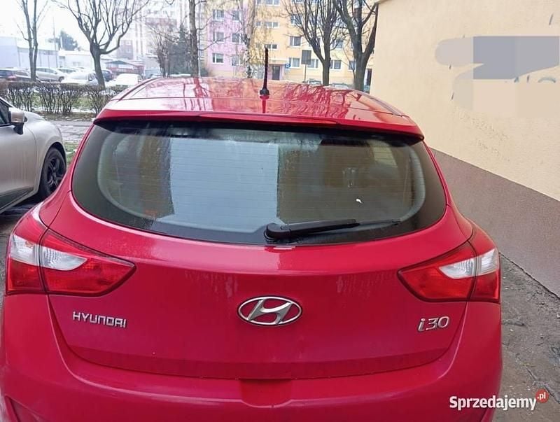 Używany Hyundai i30 2013 Czerwony Hatchback