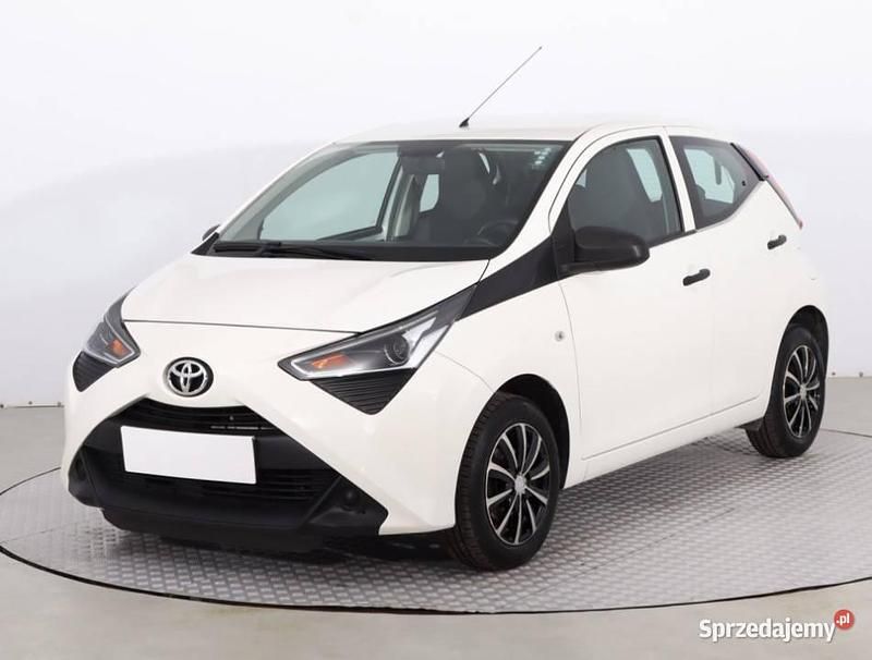 Używany Toyota Aygo 2018 Biały Hatchback